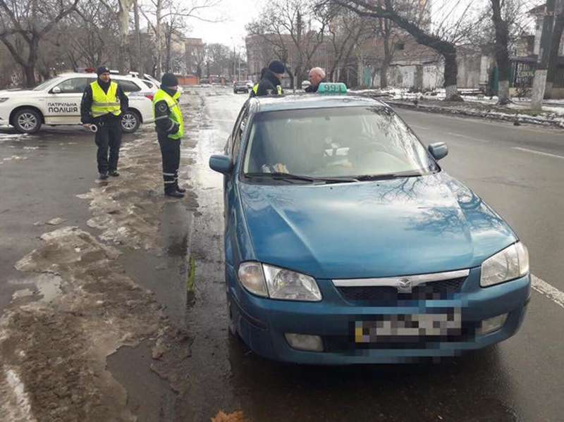 В Николаеве проверили на безопасность такси В Николаеве проверили на безопасность такси