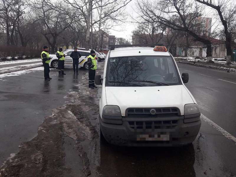 В Николаеве проверили на безопасность такси В Николаеве проверили на безопасность такси