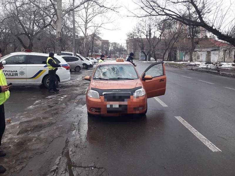 В Николаеве проверили на безопасность такси В Николаеве проверили на безопасность такси