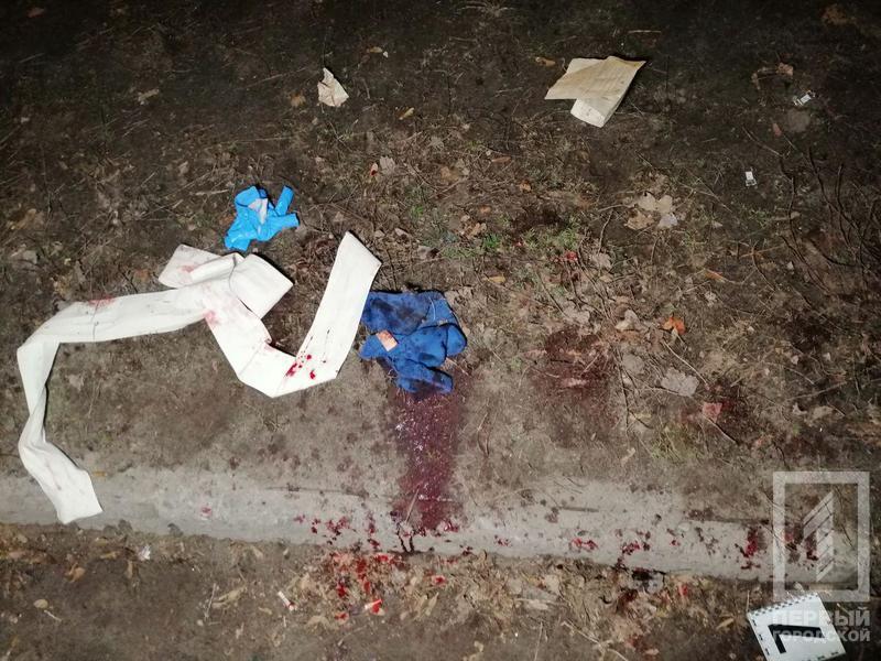 В Кривом Роге расстреляли такси с пассажирами. Полиция ищет очевидцев В Кривом Роге расстреляли такси с пассажирами. Полиция ищет очевидцев
