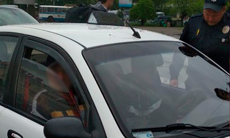 В Херсоне водитель такси «под кайфом» возил пассажиров