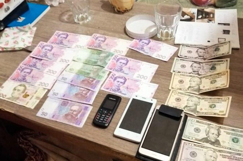 Таксисты направляли клиентов на адреса, где их ждали девушки: разоблачение сети борделей в Николаеве Таксисты направляли клиентов на адреса, где их ждали девушки: разоблачение сети борделей в Николаеве