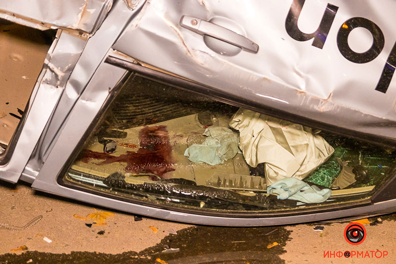 В Днепре автомобиль такси Uklon разорвало на части, после столкновения с Subaru (фото)