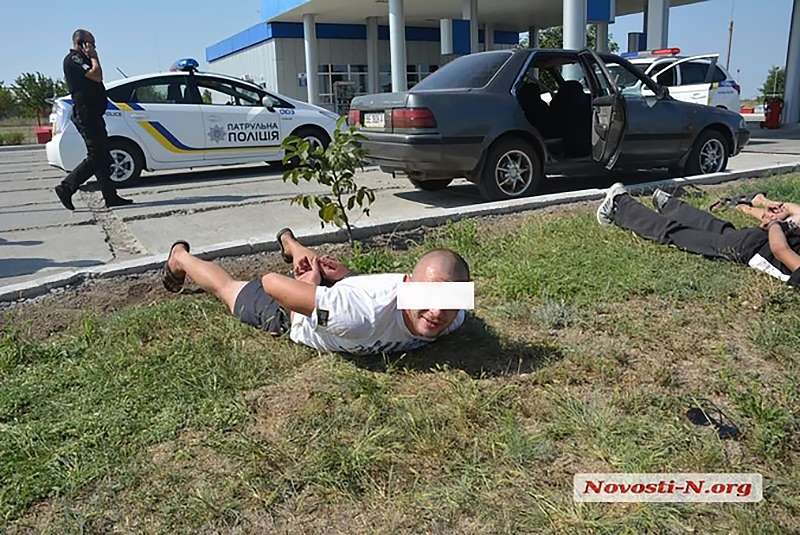 Николаевская полиция гонялась по всему городу за угнанным такси. Фото Николаевская полиция гонялась по всему городу за угнанным такси. Фото