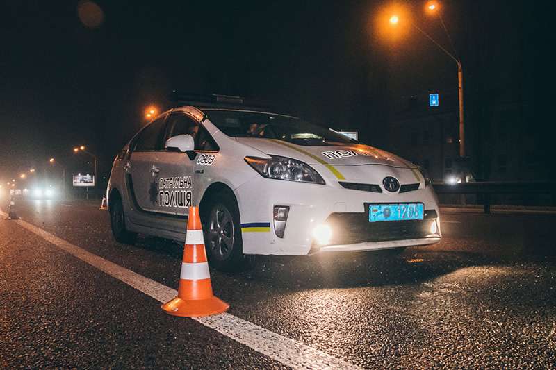 В Киеве на проспекте Победы перевернулась Skoda Taxify В Киеве на проспекте Победы перевернулась Skoda Taxify