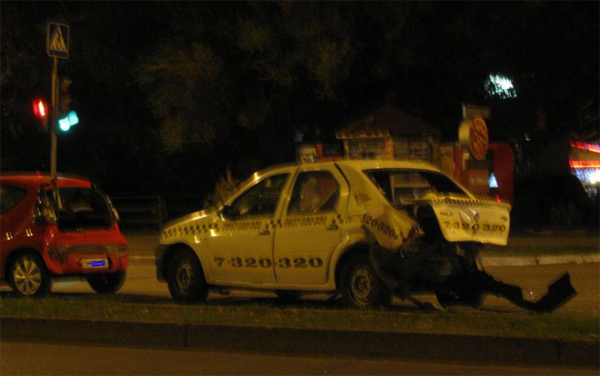 В пьяном ДТП в Одессе пострадал автомобиль такси